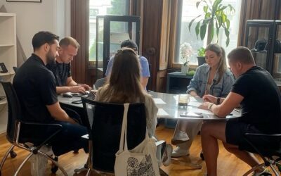 Team Meeting! #DRTArchitects Every Monday morning our team sits down together to go over every single one of our projects and organize our scope of work for the week. This way we can always stay on track and reconvene on Friday mornings to check our progress and close out the week. ________________________________ #designresourceteam #boston #bostonarchitects #architecture #office #stayorganized #team #meeting #mondaymotivation #monday #mondaymorning #organization #planning #workscope #projects #overview #southie #southboston #design #designers #bostondesigners #construction